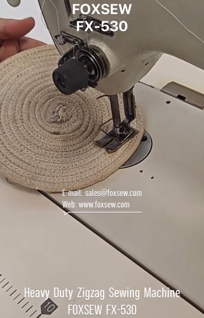 Heavy Duty Zigzag Sewing Machine with Large Hook
